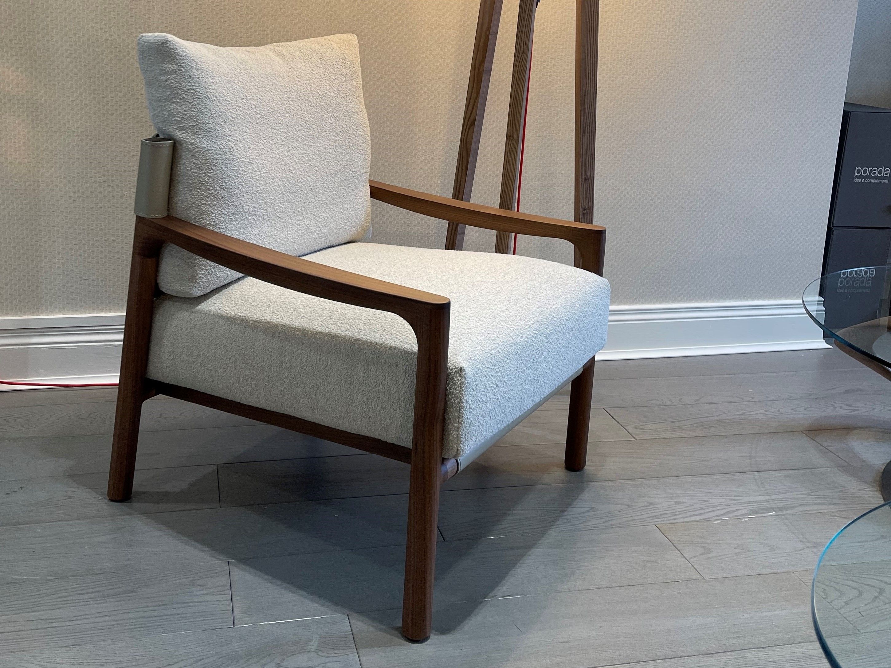 'Vera' armchair in Canaletto walnut, leather and boucle 